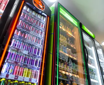 Market modern cu tehnologie de top - imagine 3